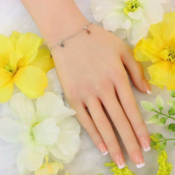 "Minimalist Bracelet, Sleek & Modern Design, Women’s Fashion, YC110277-B - Picture 5 of 10